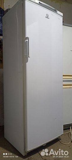 Холодильник indesit