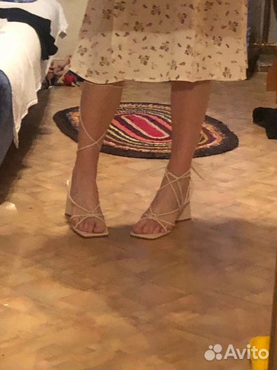 Босоножки женские
