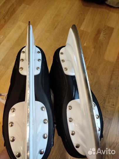 Коньки хоккейные 41р