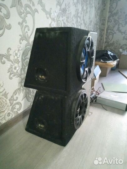 Усилитель с колонками и конденсатором