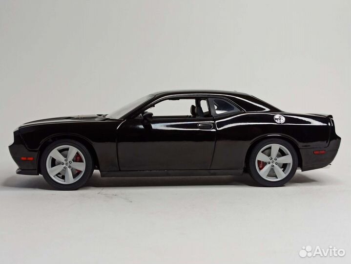 Dodge Challenger SRT8 Washington Edition 1:18 Acme