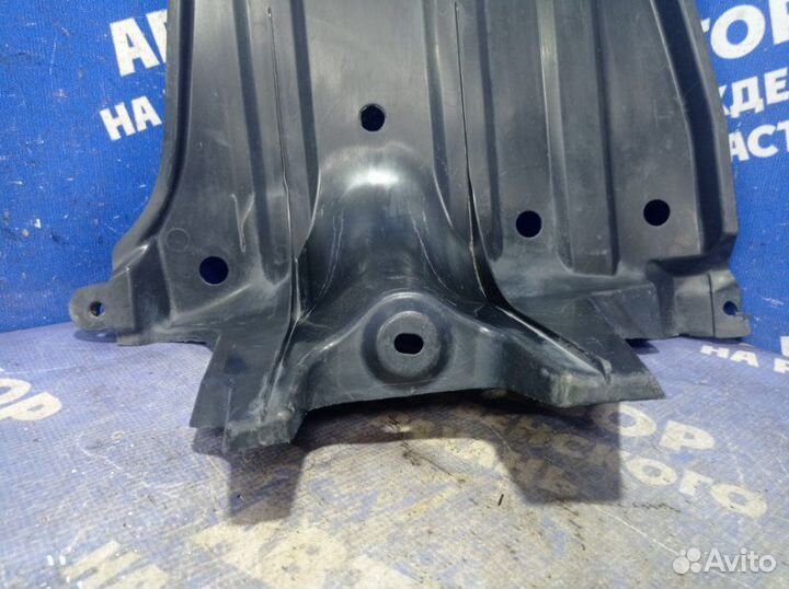 Защита бампера Toyota Avensis седан 2006