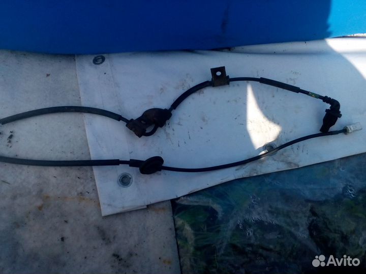 Датчик абс задний левый на хендай туксон 2005 года