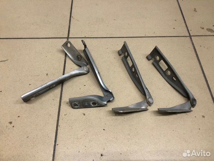 Петля капота Ford Fusion 2008