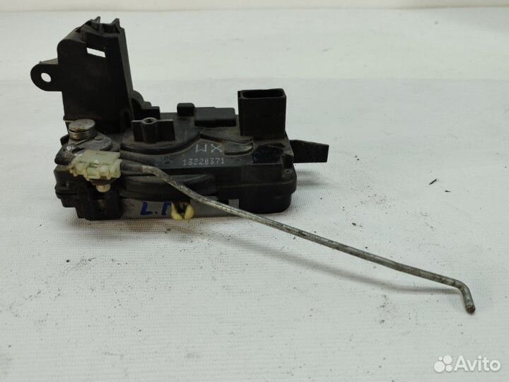 Замок двери передний левый Opel Zafira B 2005