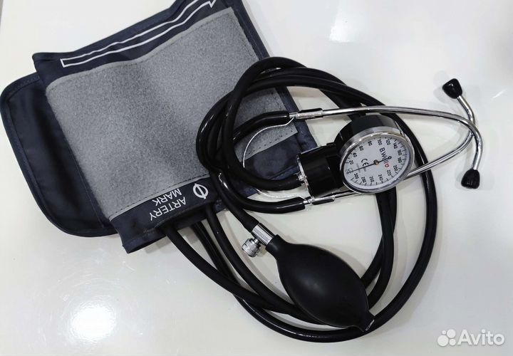 Тонометр механический, автоматический на запястье