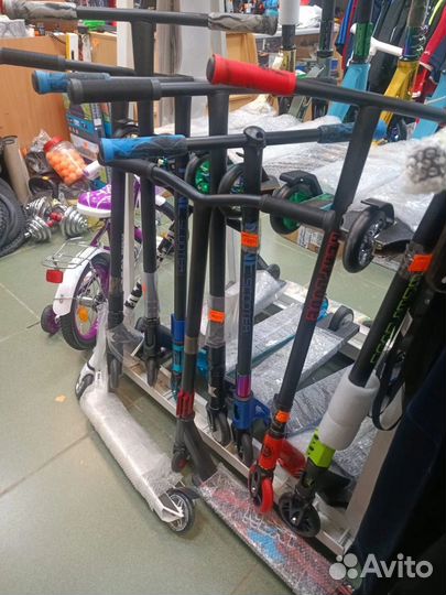 Самокат трюковый