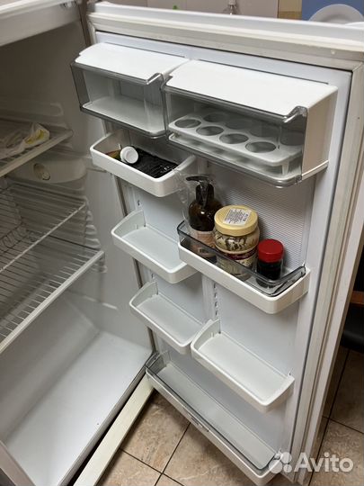 Холодильник б/у, не рабочий, на запчасти