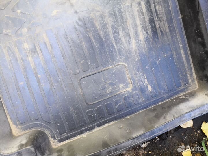 3 д. Коврики на ланцер 10.текстиль