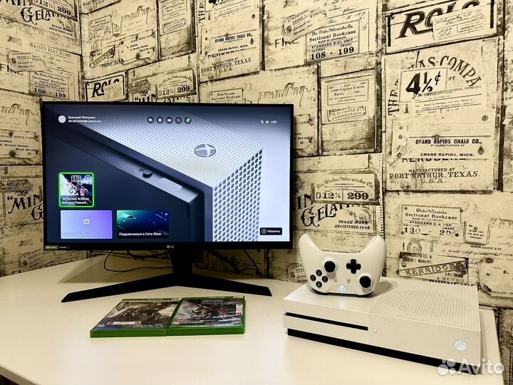 Xbox ONE S 1Tb + Гейпад и Игры