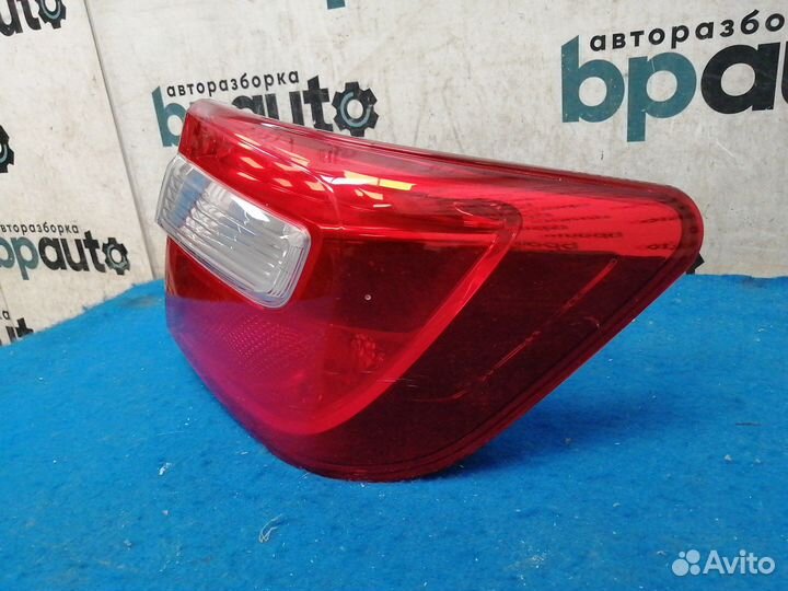 Фонарь внешний правый в крыло 81551-33550 Toyota