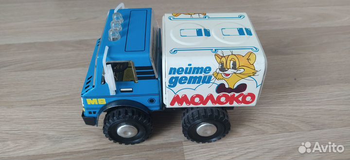 Машинка Пони молоковоз