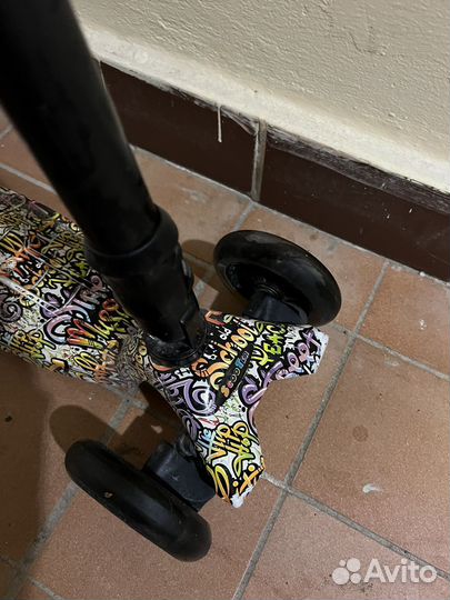 Самокат трехколесный типа maxi micro