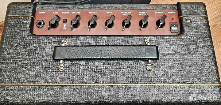 Электрогитара Yamaha с комбоусилителем Vox