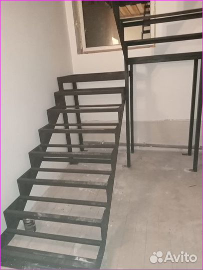 Металлическая лестница