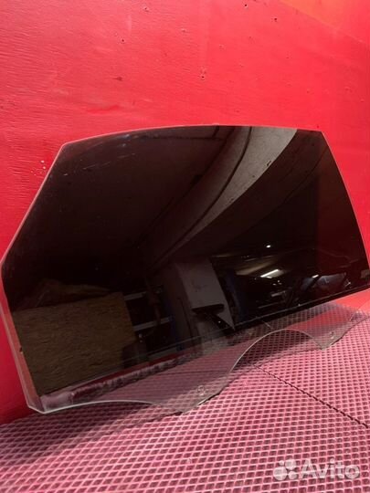 Стекло двери заднее правое Audi A8 D4 cdda 2012