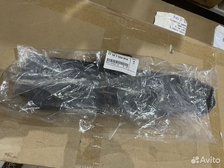 BMW E90 Кронштейн радиатора 17107524914
