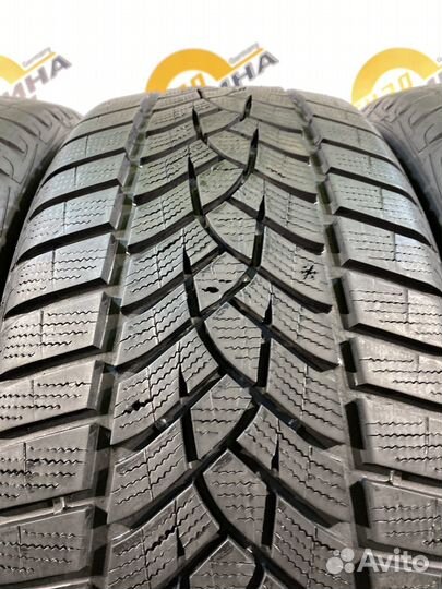 Goodyear UltraGrip Performance Gen-1 235/45 R20 103W