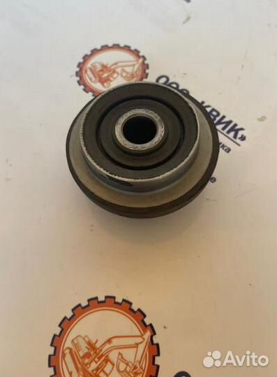 Подушка двигателя 4TNE88