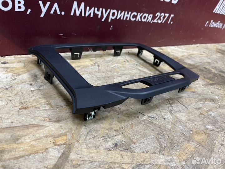 Рамка магнитолы LADA X-Ray