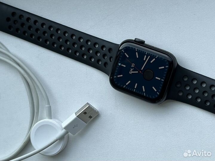 Apple Watch Nike Series 5, 44мм