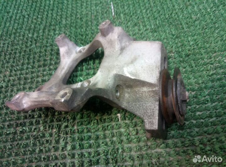 Кронштейн компрессора кондиционера Toyota Granvia