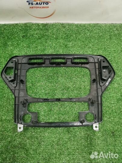 Рамка магнитолы Ford Mondeo 4 хетчбек 2.3 seba