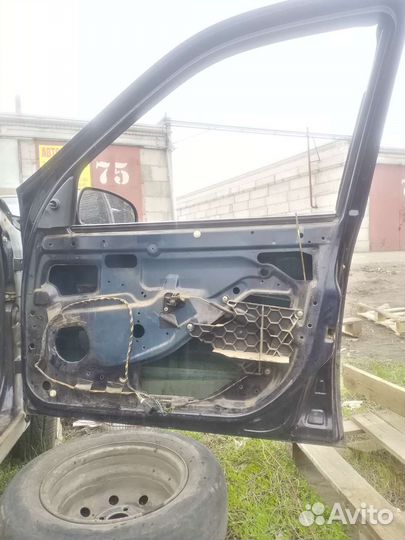 Передняя правая дверь лада калина 1