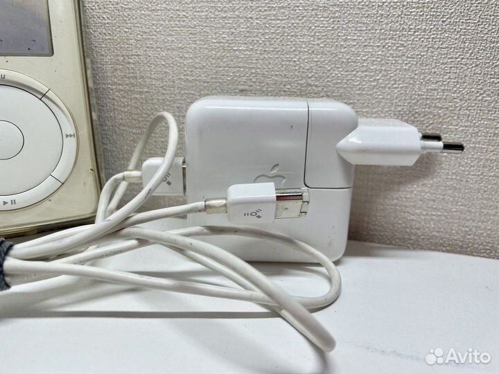 iPod with touch wheel 20GB 2002