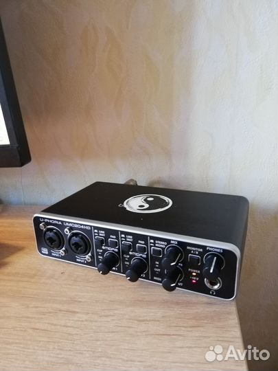 Звуковая карта Behringer u phoria umc204hd