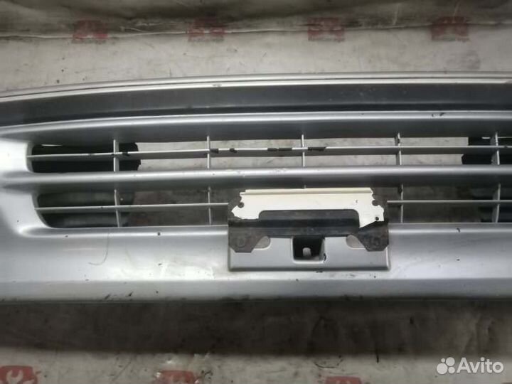 Бампер передний Toyota Hiace LH107G 3L 1990
