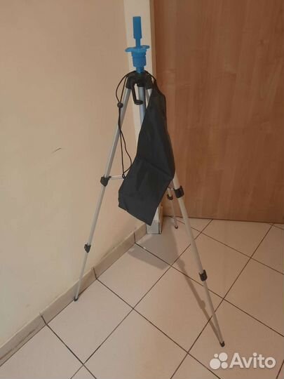 Болванка с напольным штативом. Для парикмахера