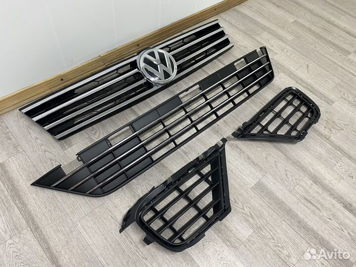 Решетка радиатора touareg FL