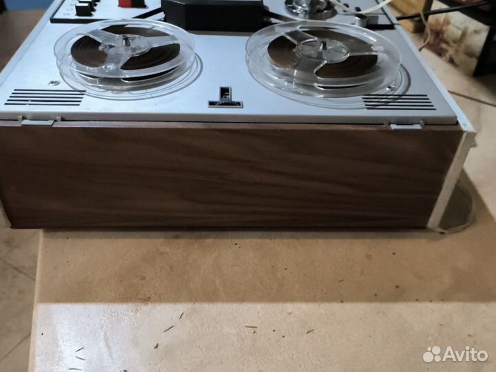 Катушечный магнитофон Астра модель 207