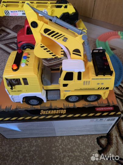 Экскаватор игрушка