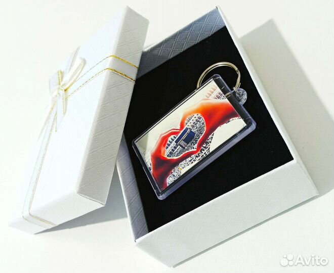 Брелки в Белой коробке