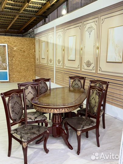 Кухонный стол и стулья