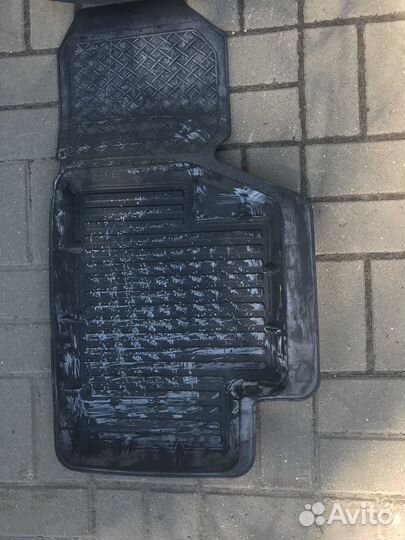 Автомобильные коврики резиновые