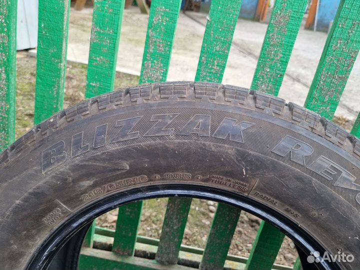 Bridgestone Blizzak Revo GZ 215/65 R16 21D