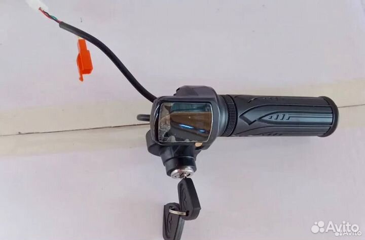 Ручка газа с дисплеем для электровелосипеда