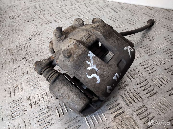 Суппорт передний правый Suzuki SX4