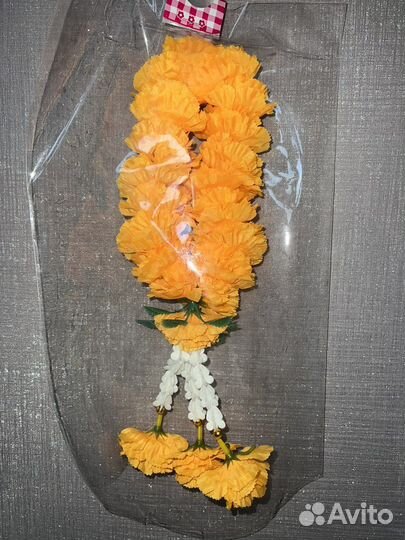 Подвеска из цветов в авто