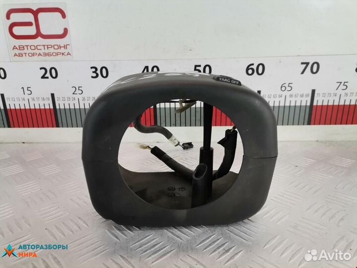 Кожух рулевой колонки Chrysler Voyager 4 2004