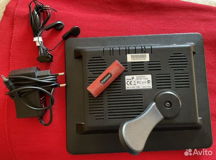 Фоторамка Genius DPF-801 Crystal