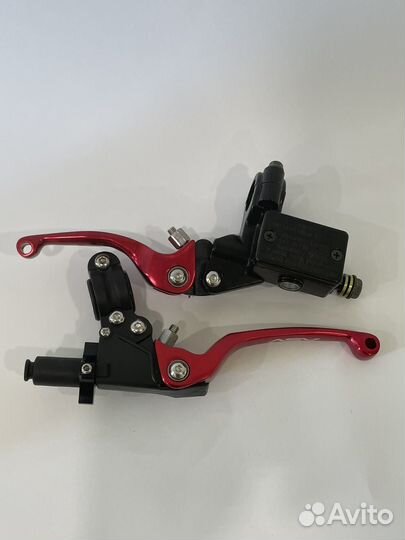 Ручки сцепления и тормоза на мотоцикл