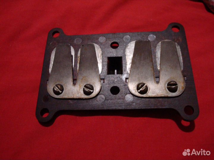 Пластина с клапанами мотор ветерок 8 л.с
