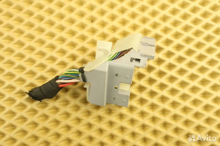 Разъем VAG 6Q0971975