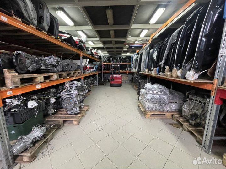 Кронштейн опоры двигателя Volkswagen Passat B6