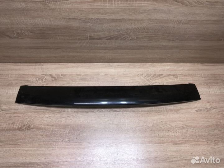 Спойлер багажника Volkswagen Touareg 1