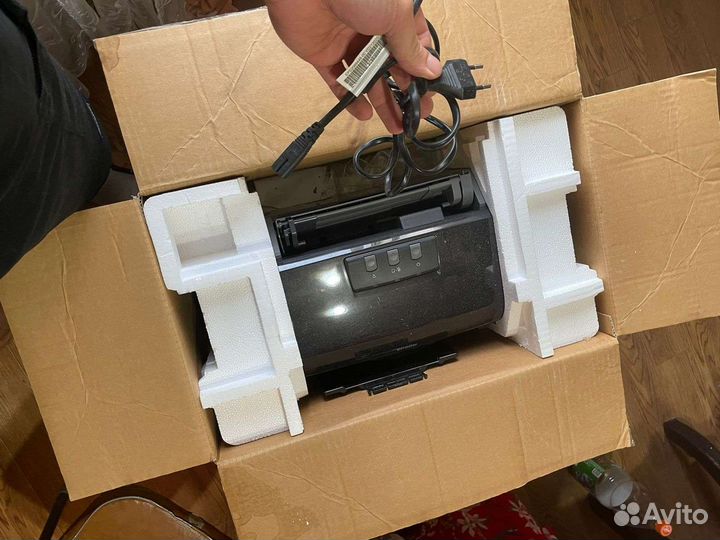 Цветной принтер Epson (на запчасти)